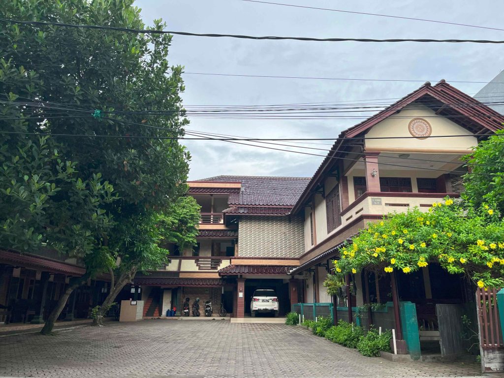 Tampak Depan Sinar Rahayu 2 - Gedung B